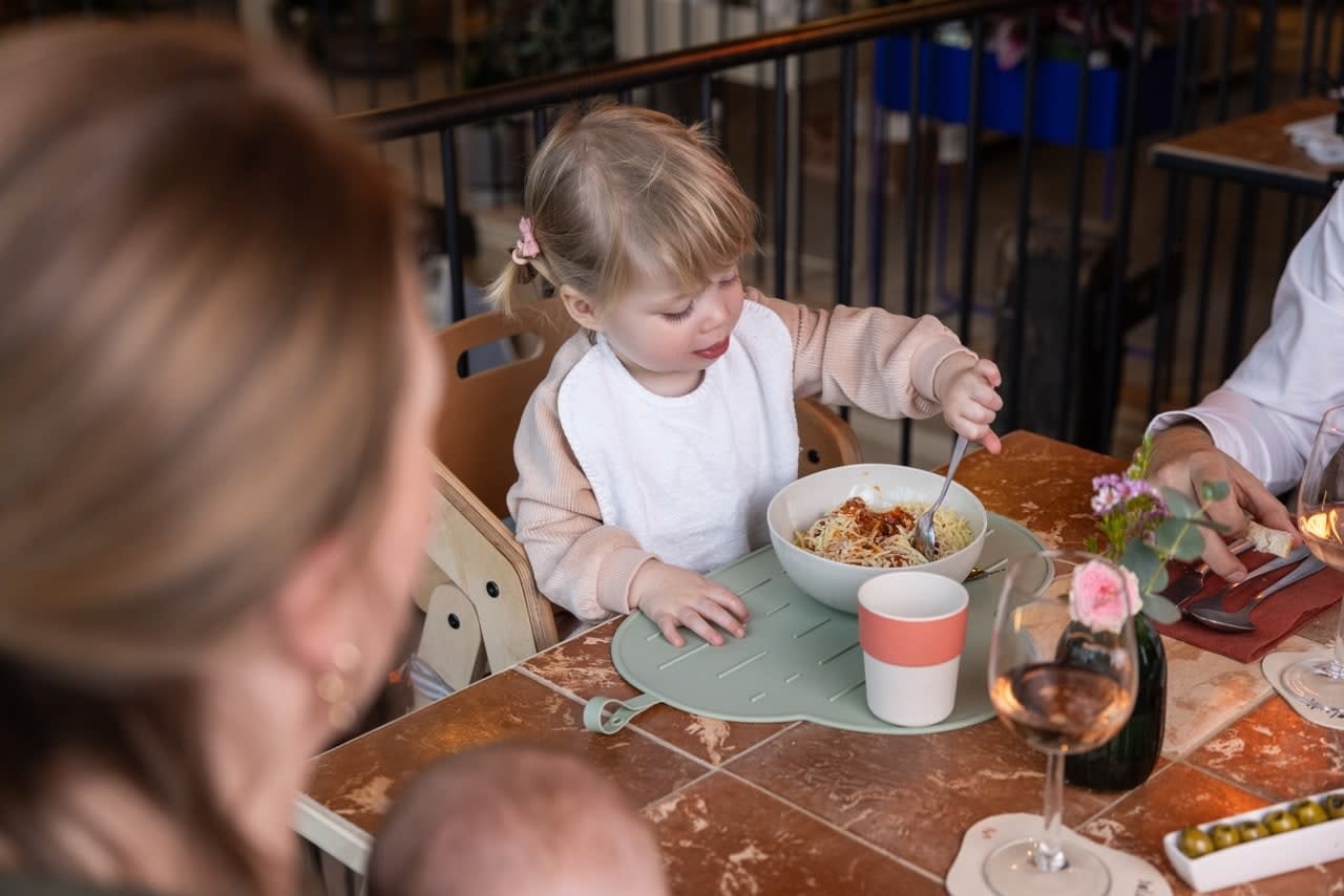 Baby on the Move - Yummy Clean Set - Afdruipmat en borstel - Aspen